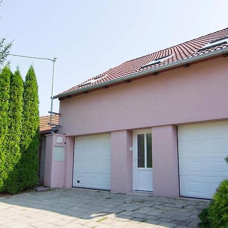 Apartmán Cabernet Velké Pavlovice Esterno foto